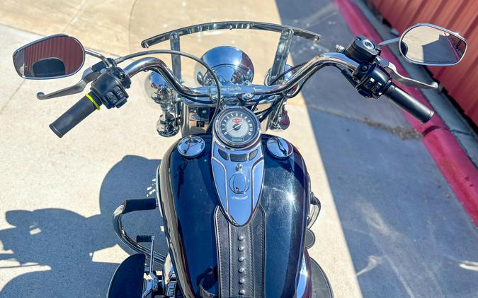 2014 Harley-Davidson® Heritage Softail® Classic FLSTC Midnight Pearl