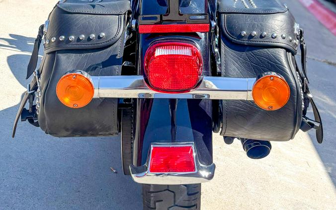2014 Harley-Davidson® Heritage Softail® Classic FLSTC Midnight Pearl