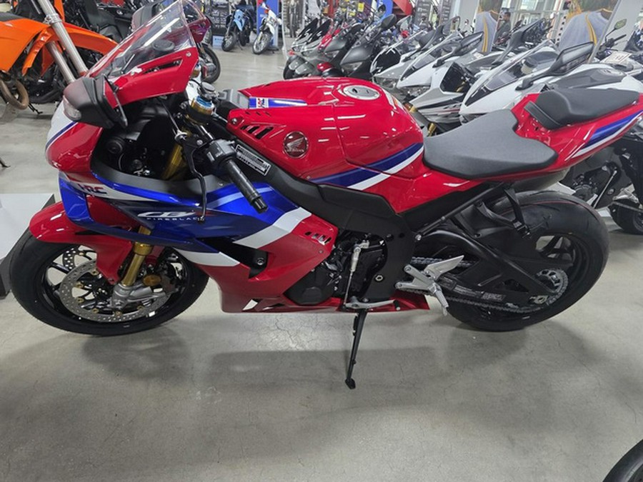 2026 Honda CBR1000RR-R Fireblade SP