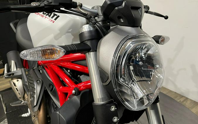 2015 Ducati Monster 821