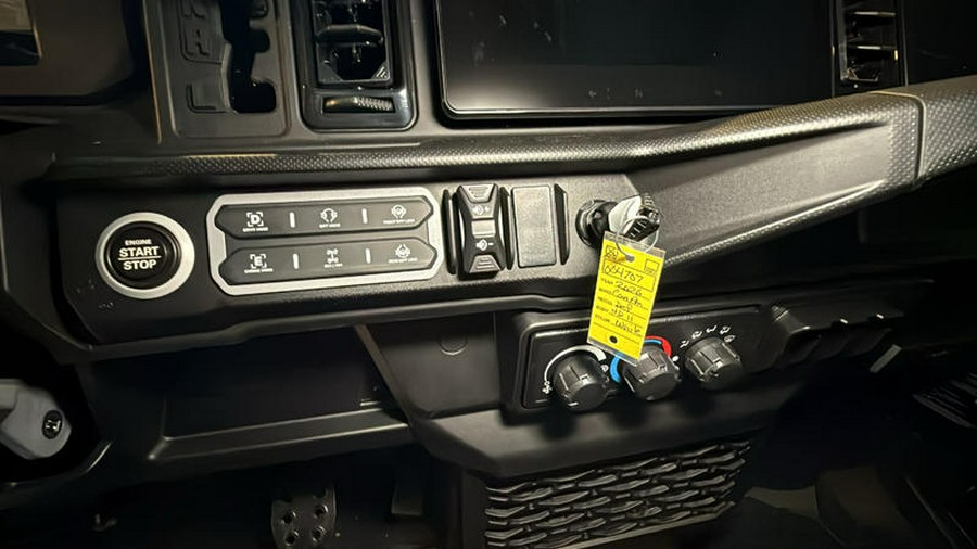 2026 Can-Am® Defender Limited HD11