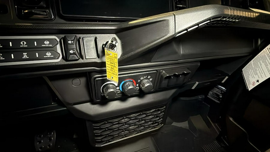 2026 Can-Am® Defender Limited HD11