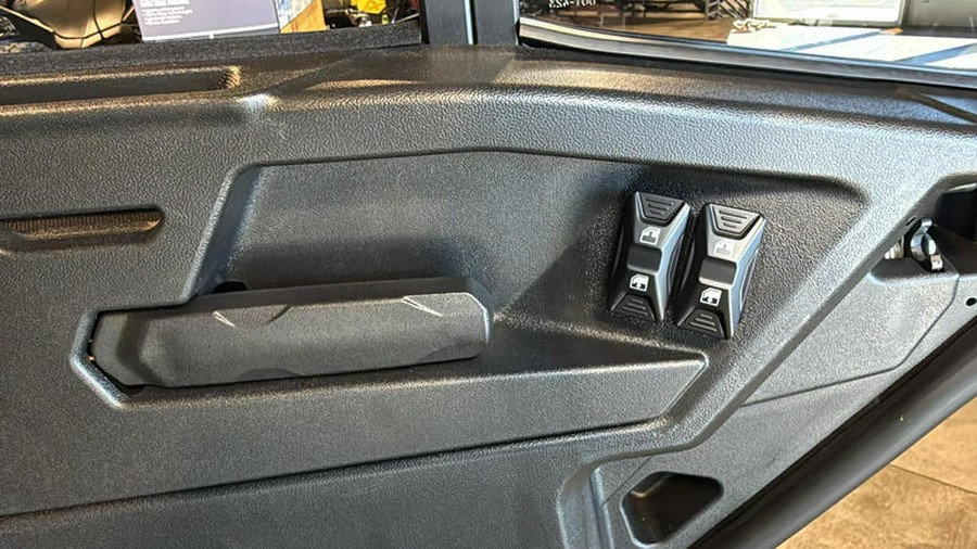 2026 Can-Am® Defender Limited HD11