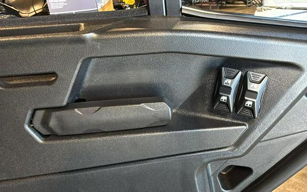 2026 Can-Am® Defender Limited HD11