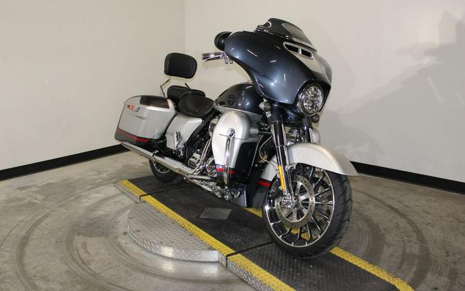 2019 Harley-Davidson® FLHXSE - CVO™ Street Glide®