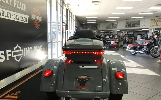 2024 Harley-Davidson® Tri Glide® Ultra Billiard Gray