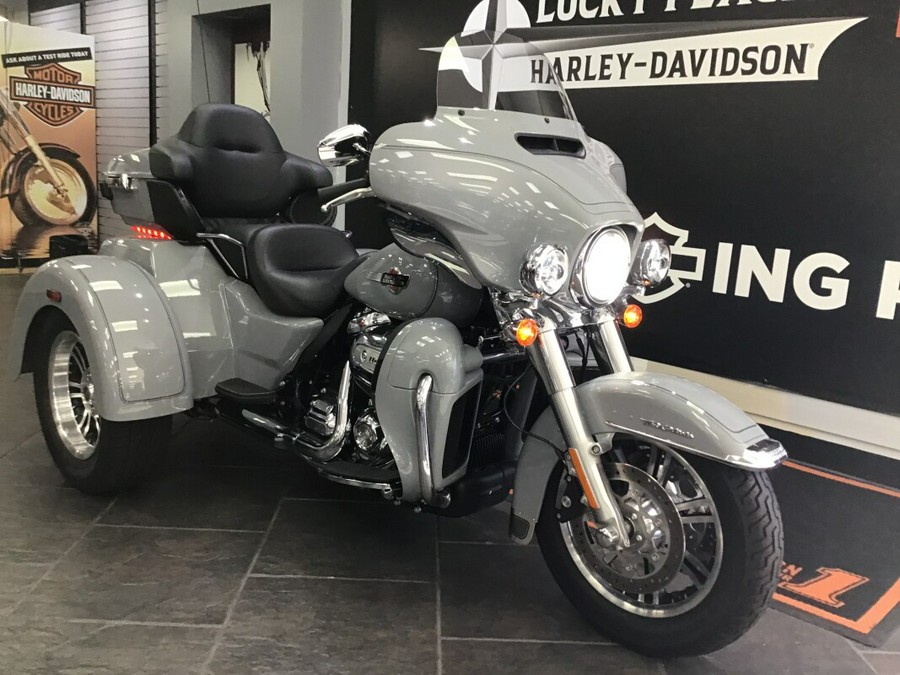 2024 Harley-Davidson® Tri Glide® Ultra Billiard Gray