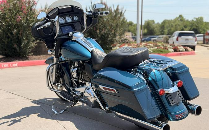 2022 Harley-Davidson® Street Glide® FLHX Vivid Black 644227