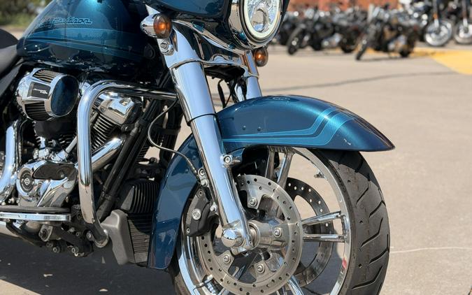 2022 Harley-Davidson® Street Glide® FLHX Vivid Black 644227