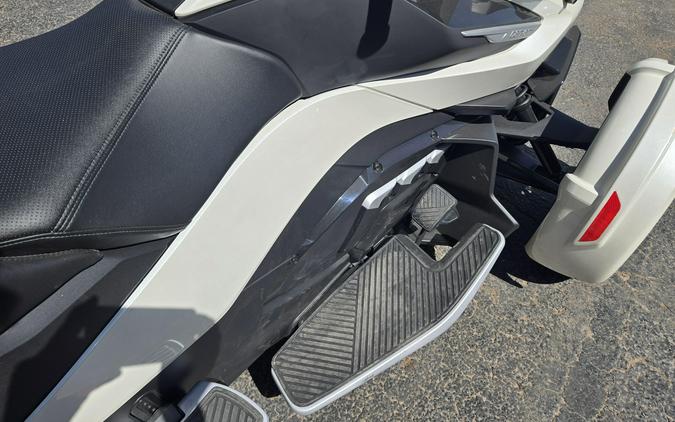 2026 CAN-AM SPYDER RT SEATOSKY
