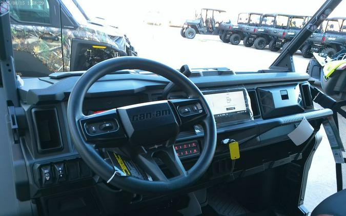 2026 Can-Am® Defender MAX LONE STAR HD11