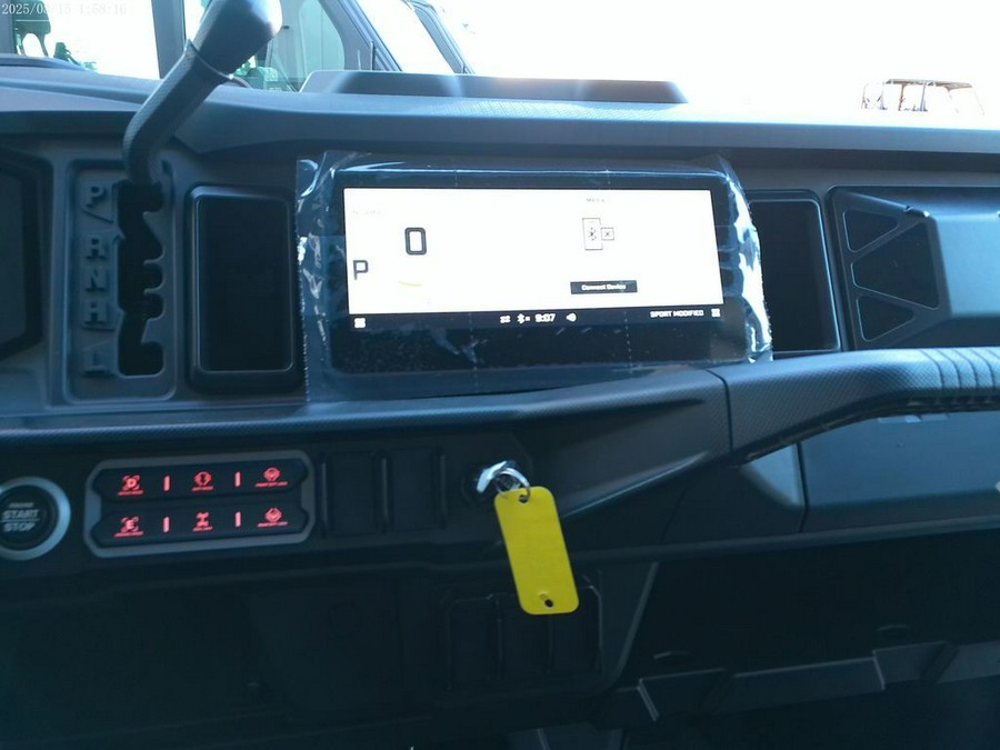 2026 Can-Am® Defender MAX LONE STAR HD11