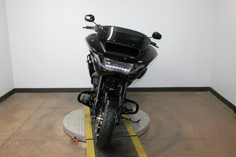 Harley-Davidson® Road Glide® 2026 FLTRX 84661316 VIVID BLACK