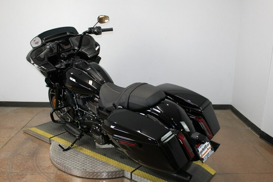 Harley-Davidson® Road Glide® 2026 FLTRX 84661316 VIVID BLACK