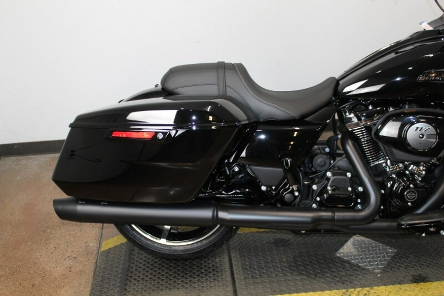 Harley-Davidson® Road Glide® 2026 FLTRX 84661316 VIVID BLACK