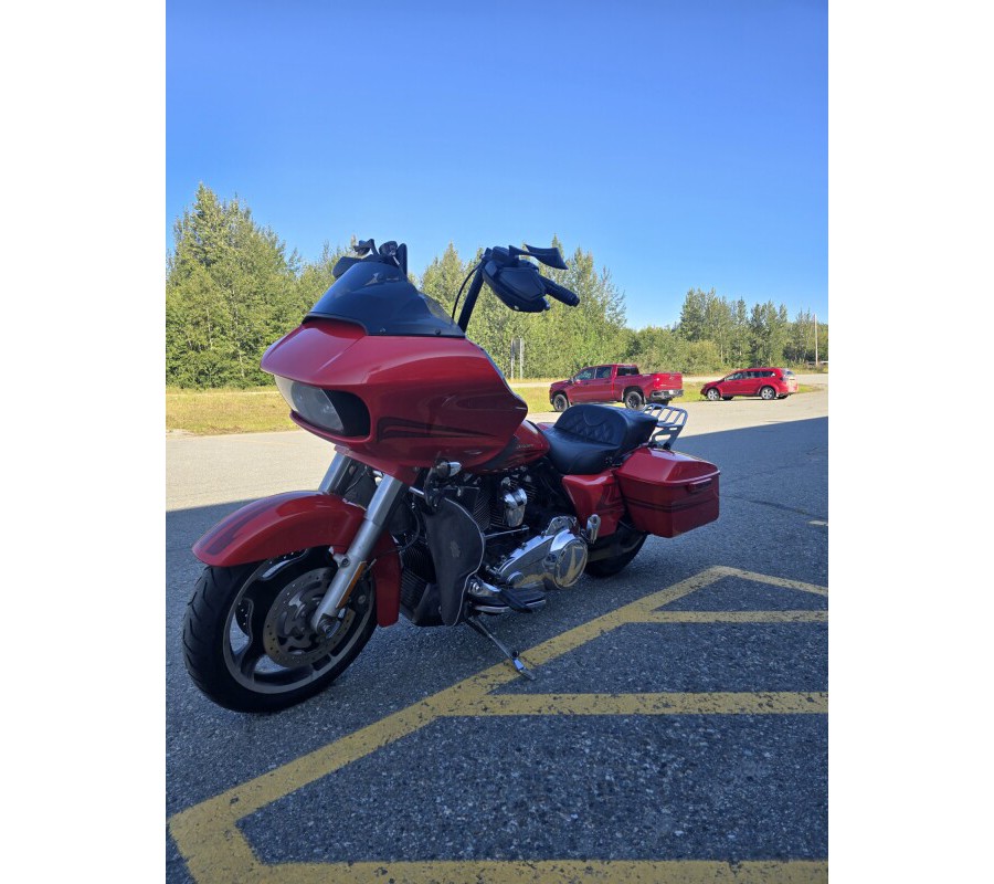 2017 Harley-Davidson® Road Glide® Custom Color