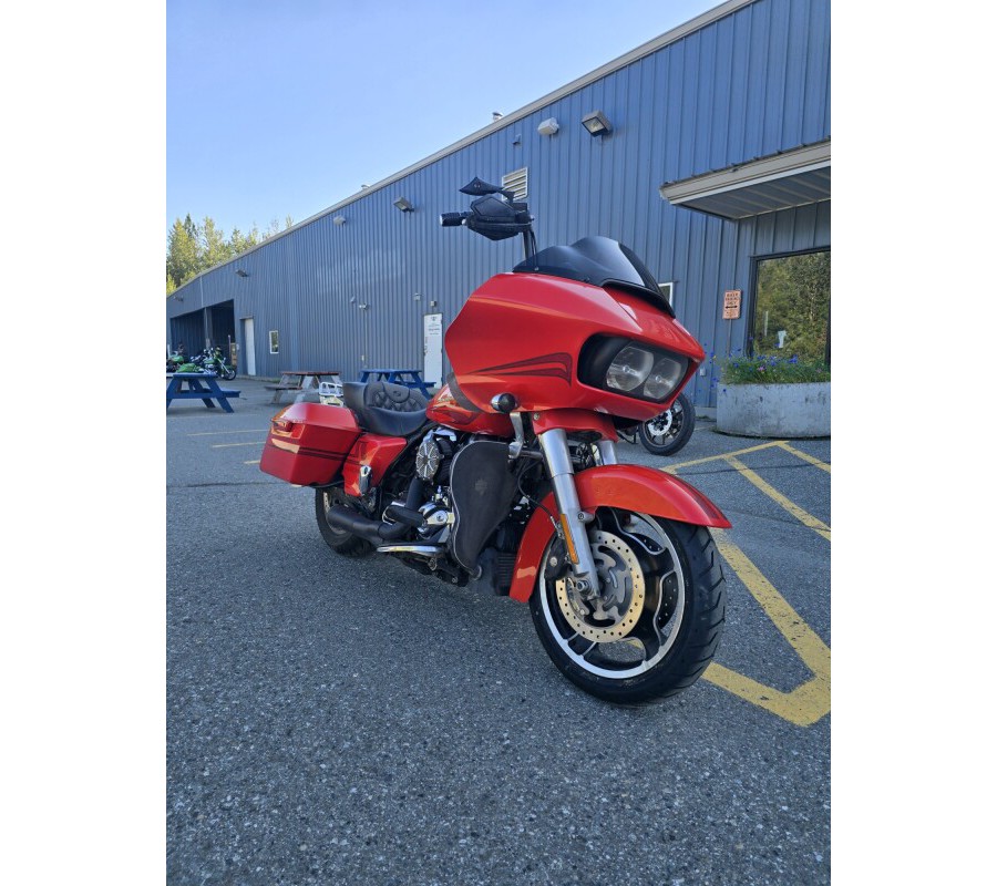 2017 Harley-Davidson® Road Glide® Custom Color