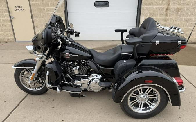 2023 Harley-Davidson® FLHTCUTG - Tri Glide® Ultra