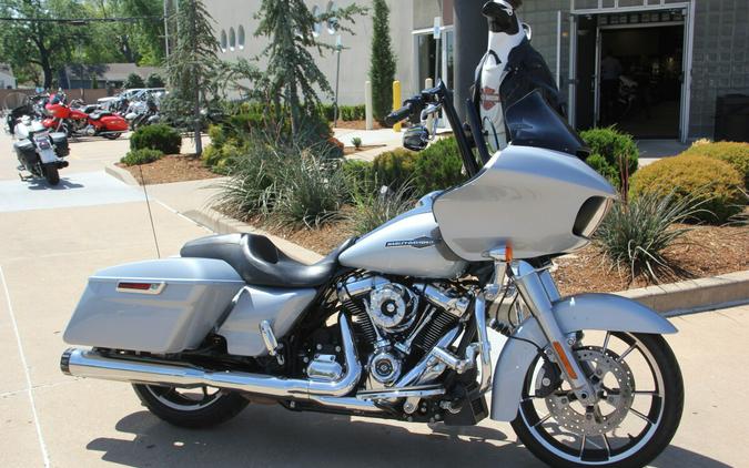 2023 Harley-Davidson Road Glide Atlas Silver Metallic