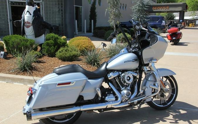 2023 Harley-Davidson Road Glide Atlas Silver Metallic