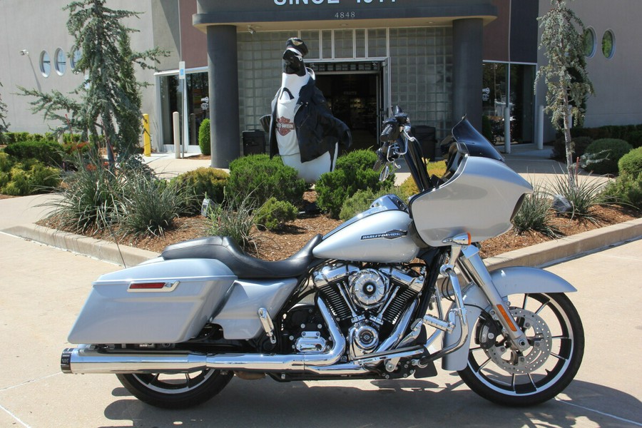 2023 Harley-Davidson Road Glide Atlas Silver Metallic