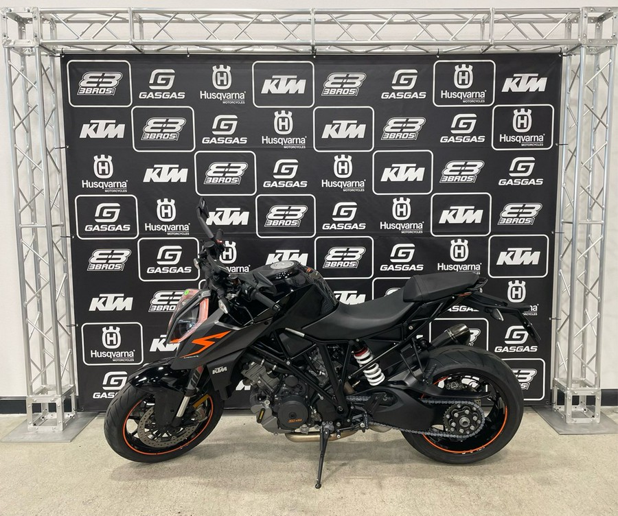 2017 KTM 1290 Super Duke R