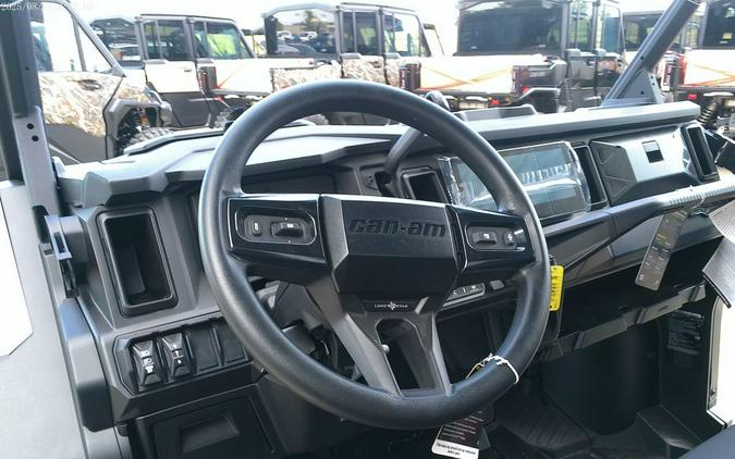 2026 Can-Am® Defender MAX LONE STAR HD11