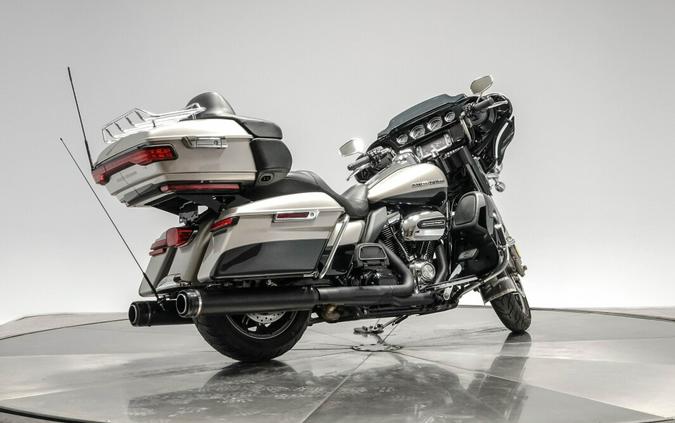 2018 Harley-Davidson FLHTK Ultra Limited in Silver Fortune and Black Tempest with 8,166 miles