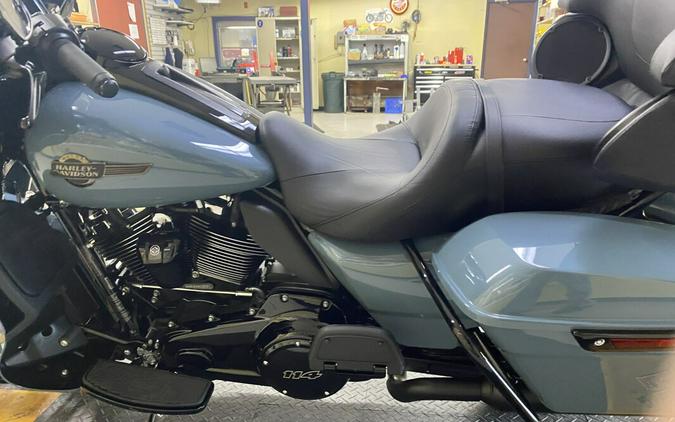 2024 Harley-Davidson Ultra Limited Sharkskin Blue – Black Finish