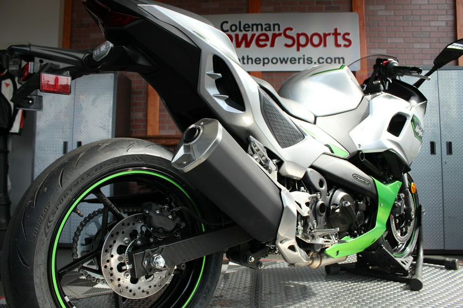 2024 Kawasaki Ninja® 7 Hybrid ABS