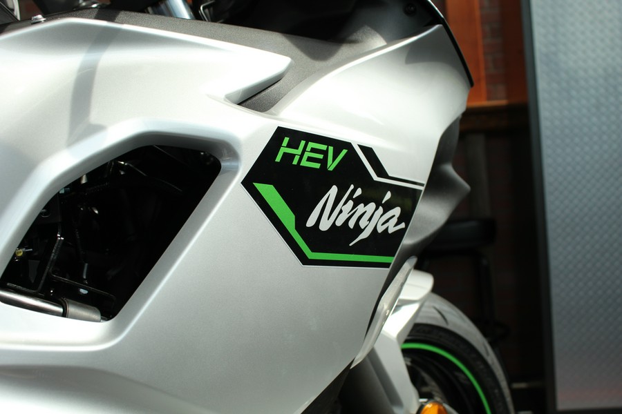 2024 Kawasaki Ninja® 7 Hybrid ABS