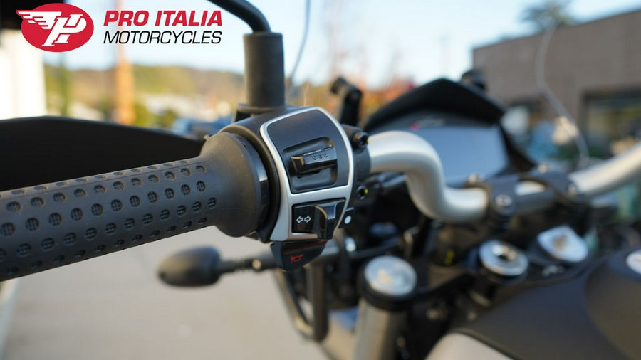 2023 Moto Guzzi V85 TT Travel