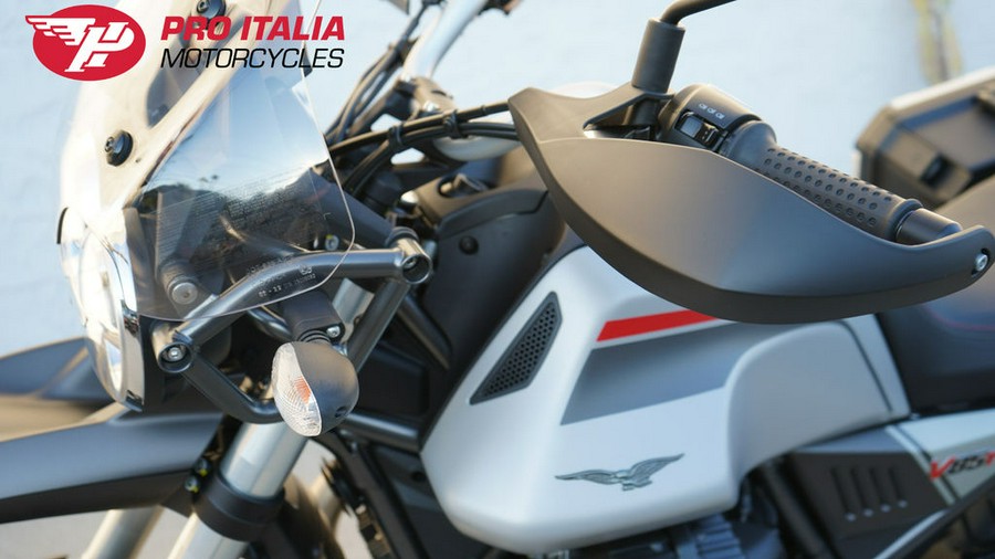 2023 Moto Guzzi V85 TT Travel