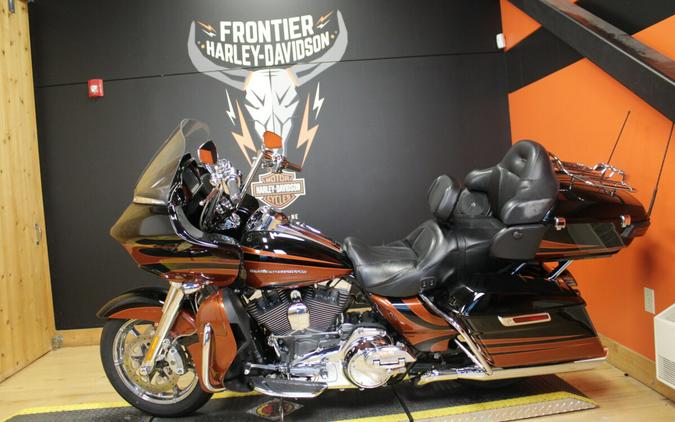 2015 CVO™ Road Glide® Ultra