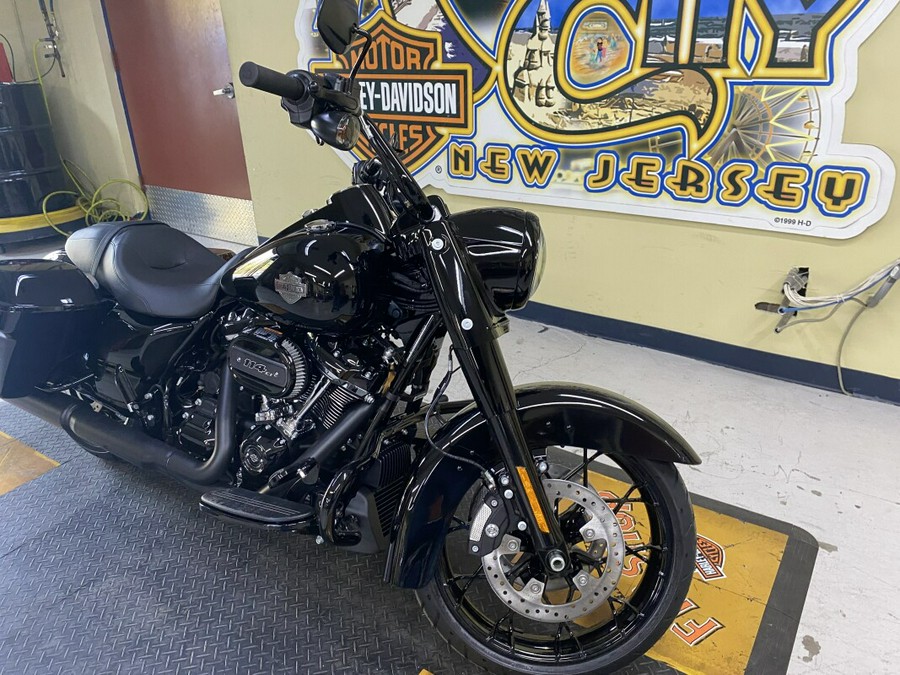 2024 Harley-Davidson Road King Special Vivid Black