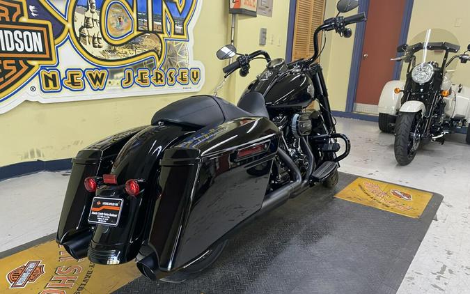 2024 Harley-Davidson Road King Special Vivid Black