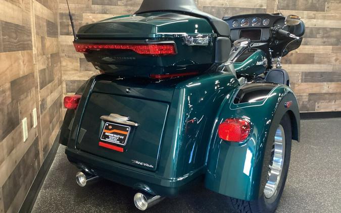 2024 Harley-Davidson Tri Glide Ultra Alpine Green FLHTCUTG