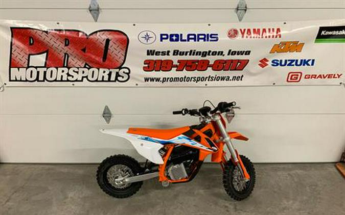 2023 KTM SX-E 3 First Look [Just In Time For Christmas]