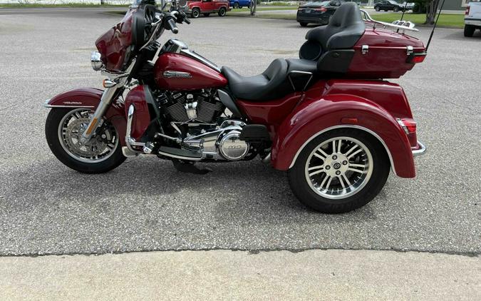 2021 Harley-Davidson Tri Glide Ultra Billiard Red