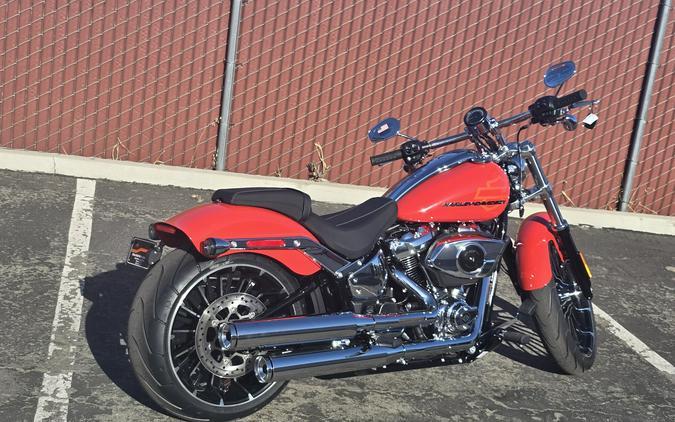 2026 Harley-Davidson® Breakout® Blood Orange Chrome Trim