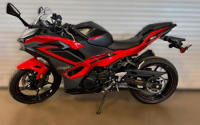 2024 Kawasaki Ninja® 500 ABS Passion Red/Metallic Flat Spark Black