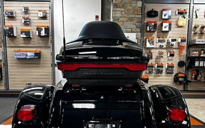 2025 Harley-Davidson® FLHTCUTG - Tri Glide® Ultra