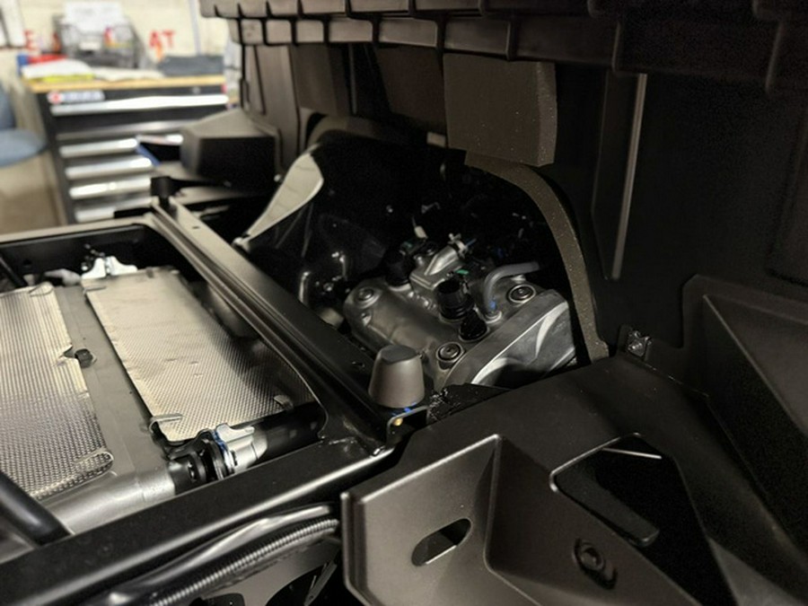 2025 Yamaha Wolverine RMAX2 1000 Limited