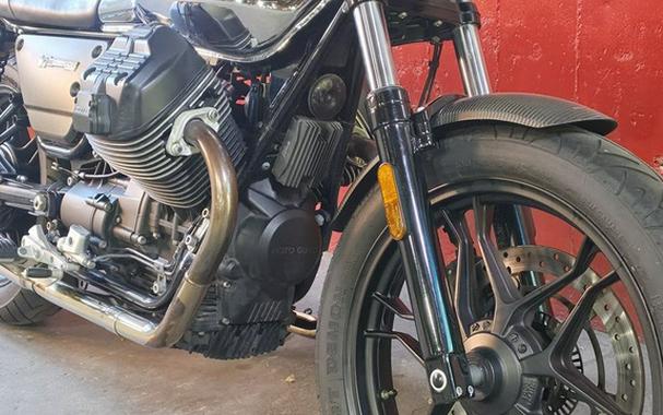 2018 Moto Guzzi V7 III Carbon Shine