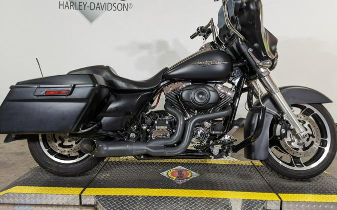 2010 Harley-Davidson Street Glide Black Denim