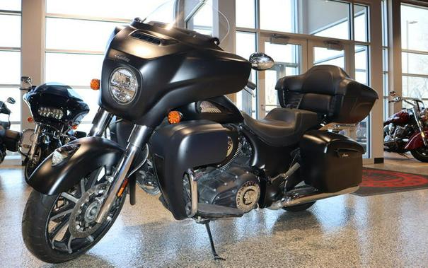 2019 Indian Motorcycle® Roadmaster® Steel Gray Smoke / Thunder Black Smoke