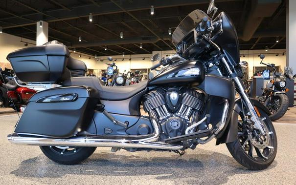 2019 Indian Motorcycle® Roadmaster® Steel Gray Smoke / Thunder Black Smoke