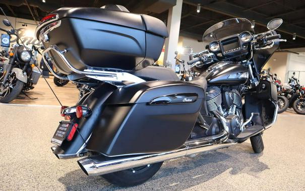 2019 Indian Motorcycle® Roadmaster® Steel Gray Smoke / Thunder Black Smoke