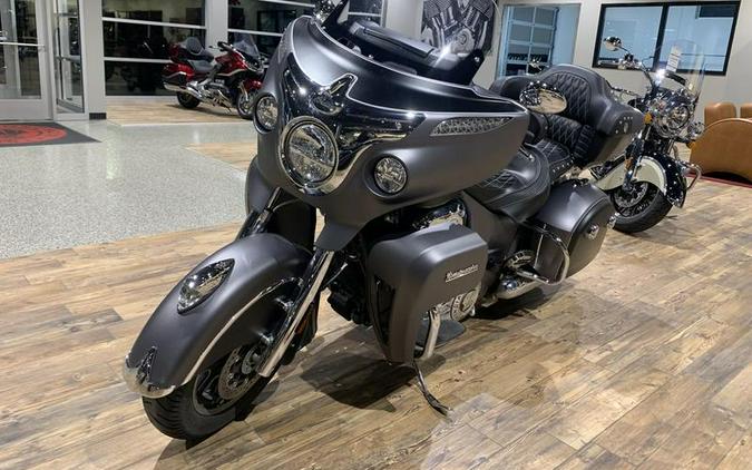 2019 Indian Motorcycle® Roadmaster® Steel Gray Smoke / Thunder Black Smoke