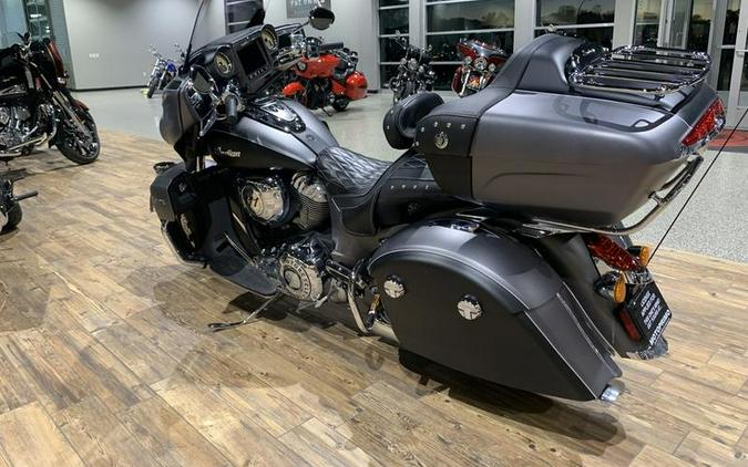 2019 Indian Motorcycle® Roadmaster® Steel Gray Smoke / Thunder Black Smoke